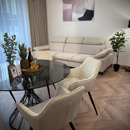 Apartament White Glove Deluxe Lesna * Olsztyn (Warmian-Masurian)